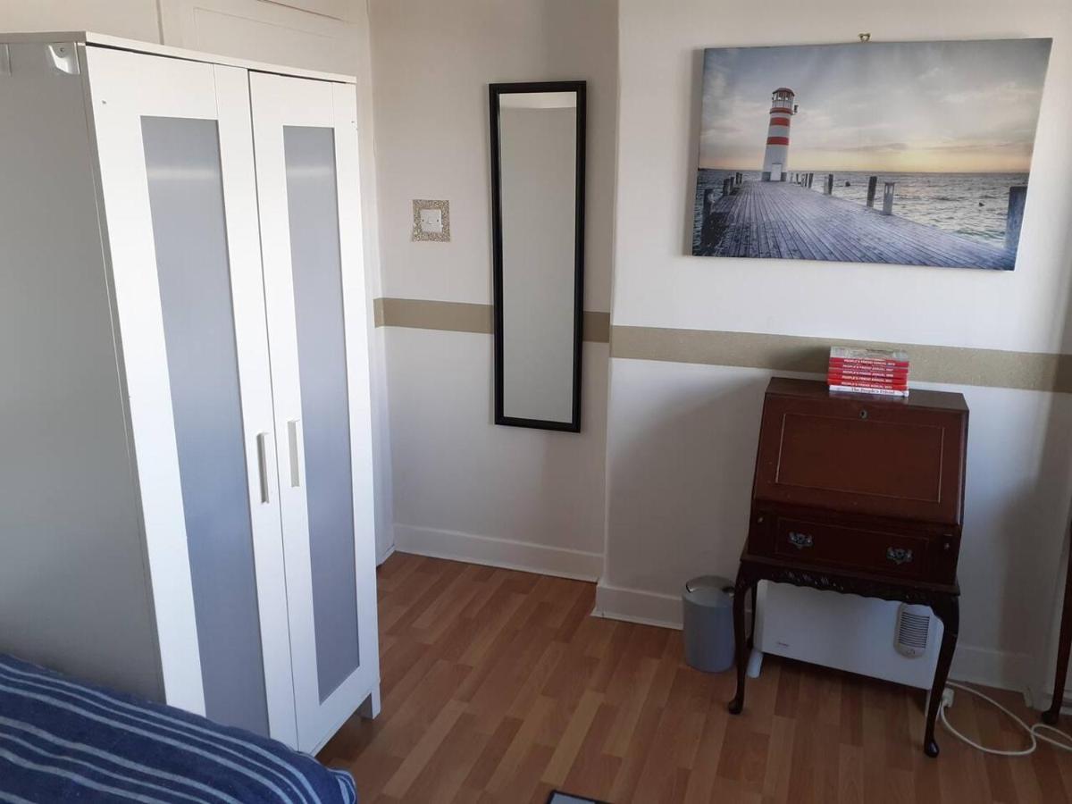 Marina View Lovely Upper 3 Bedroom Apartment Трун Экстерьер фото